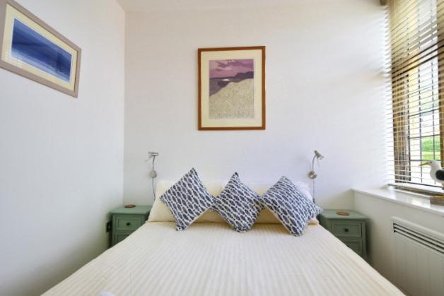 5 Coram Tower Apartment Lyme Regis Exterior photo